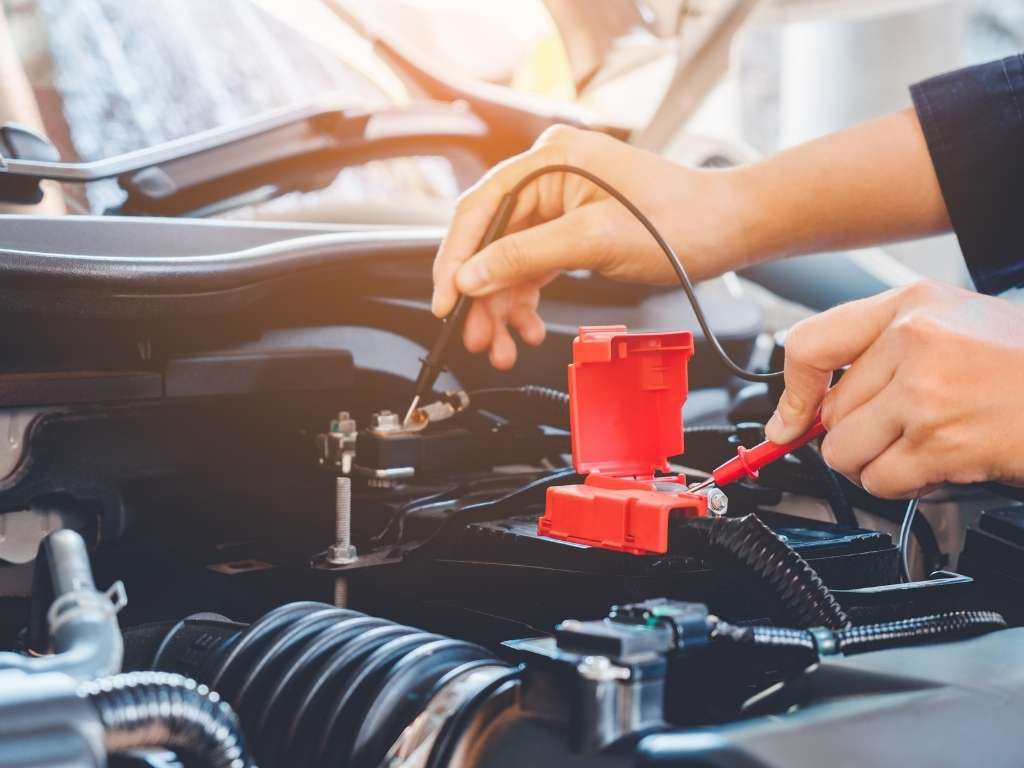 cambiar la batería de coche